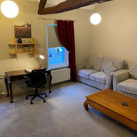 Kezbah 1, 22 The Square Centre Of Dalston Village คาร์ลไอเอิล ภายนอก รูปภาพ
