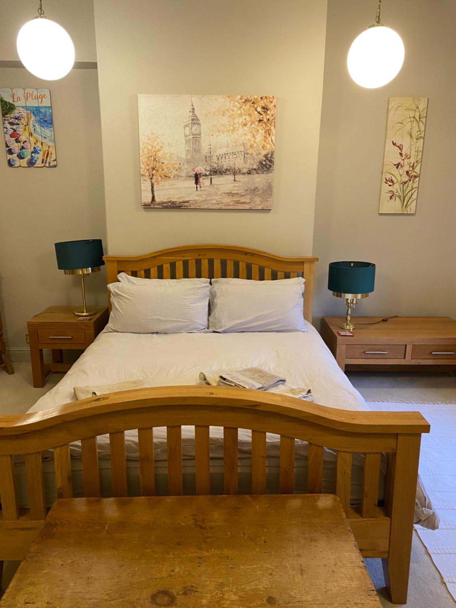 Kezbah 1, 22 The Square Centre Of Dalston Village คาร์ลไอเอิล ภายนอก รูปภาพ